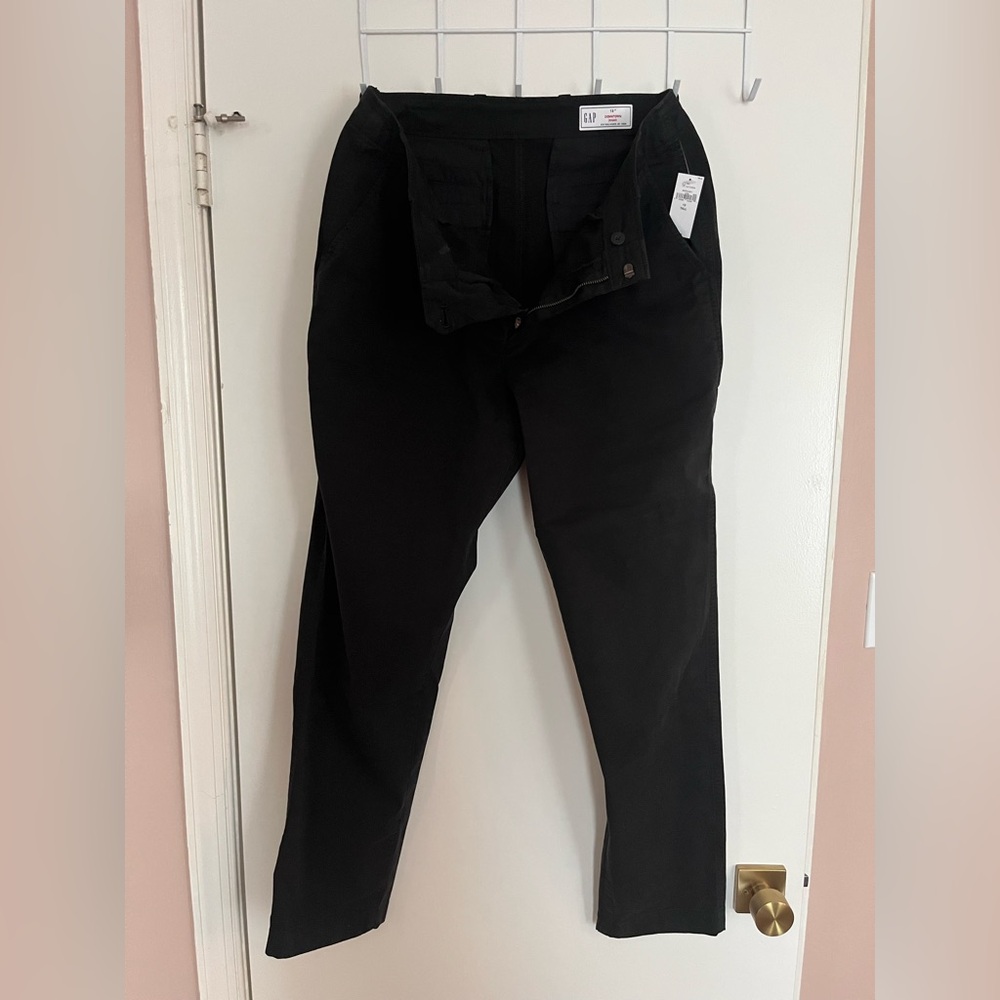 GAP Wonen’s Downtown Khaki Pants - Black
Size 12 tall